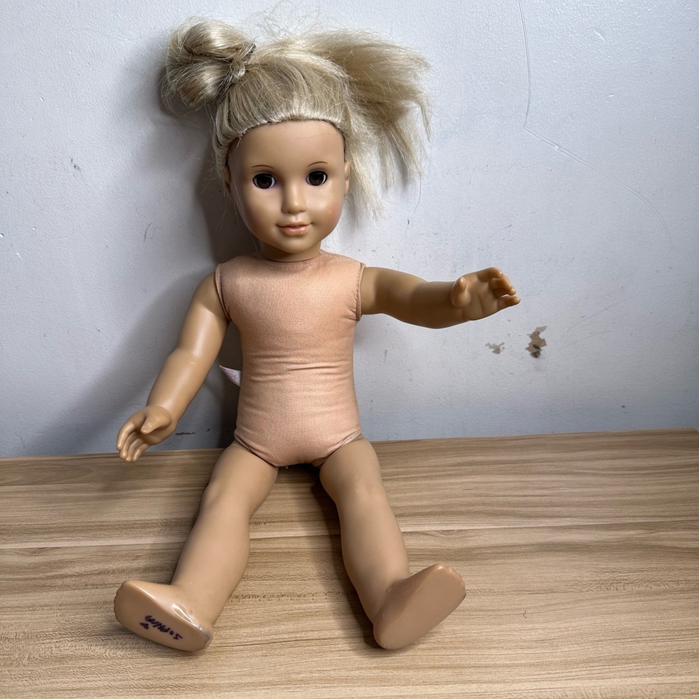 American Girl Doll Julie Albright 18-inch Brown Eyes Blonde Hair
